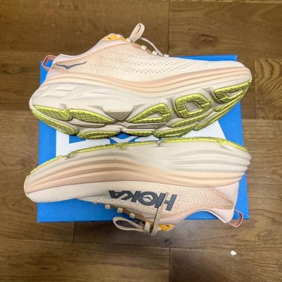 Hoka pink Bondi 8 sneakers - Picture 2 of 4